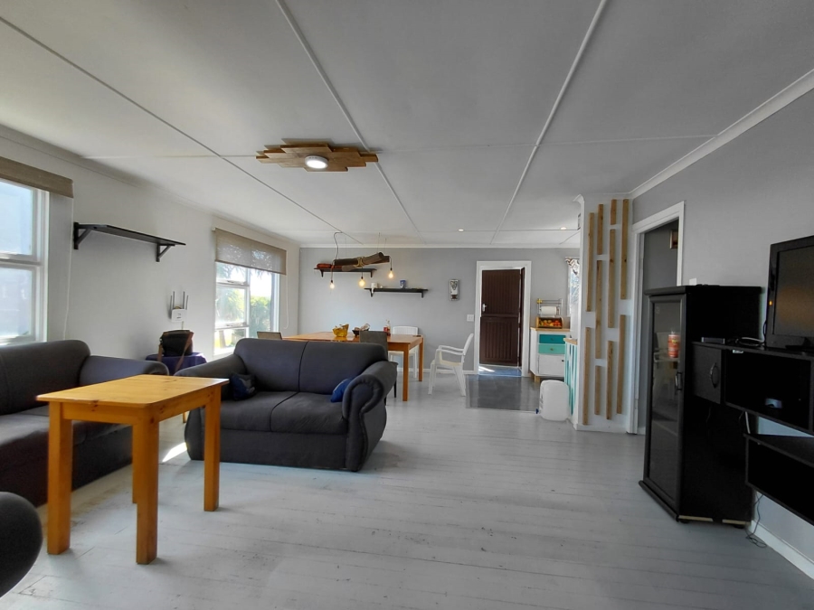 5 Bedroom Property for Sale in C Place Eastern Cape